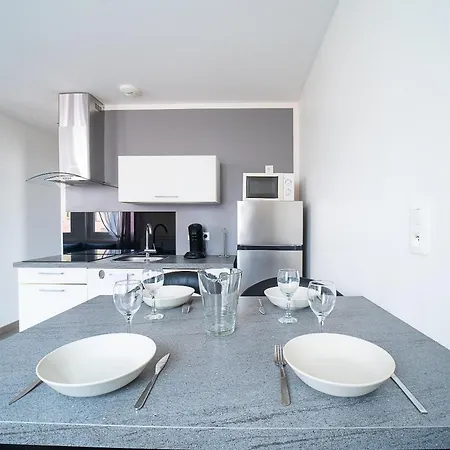 Welcom 4 - 2min A Pied De La * Кане